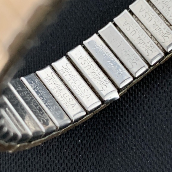 Pulsar Gold Rectangular Quartz Watch - Picture 5 of 5